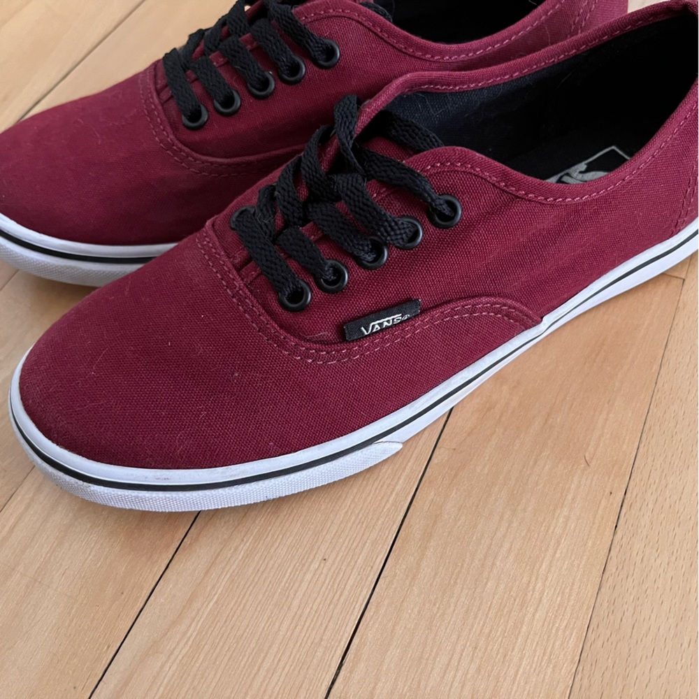 Vans “off the wall” canvas shoes Sz 6 women’s/4.5 mens